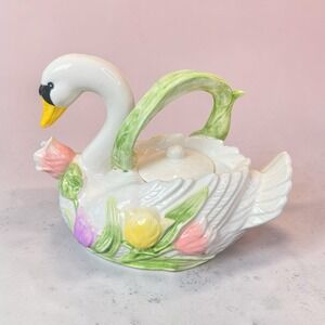 Unbranded "White Swan & Tulips" Teapot No Visible Flaws 2016  NWOT Condition